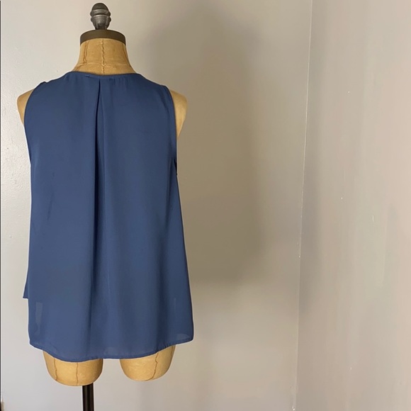 Sleeveless Perrywinkle Blouse SM - Picture 14 of 14